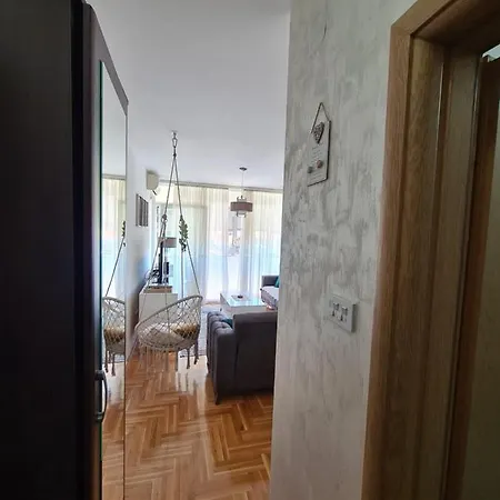 Apartment D&d *